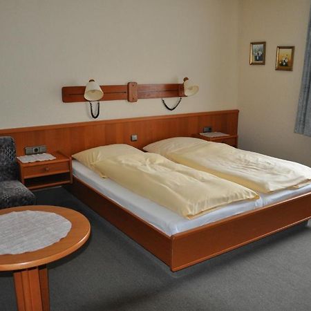 Salz & Pfeffer Im Gasthaus Frorup Hotell Oeversee Rum bild