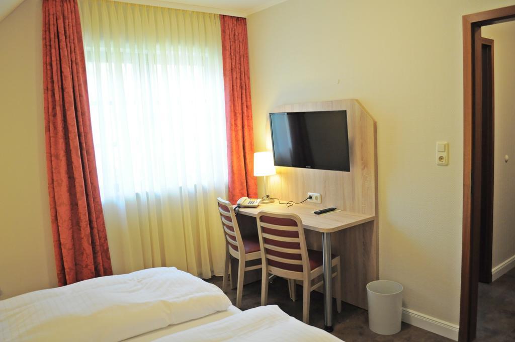 Salz & Pfeffer Im Gasthaus Frorup Hotell Oeversee Exteriör bild