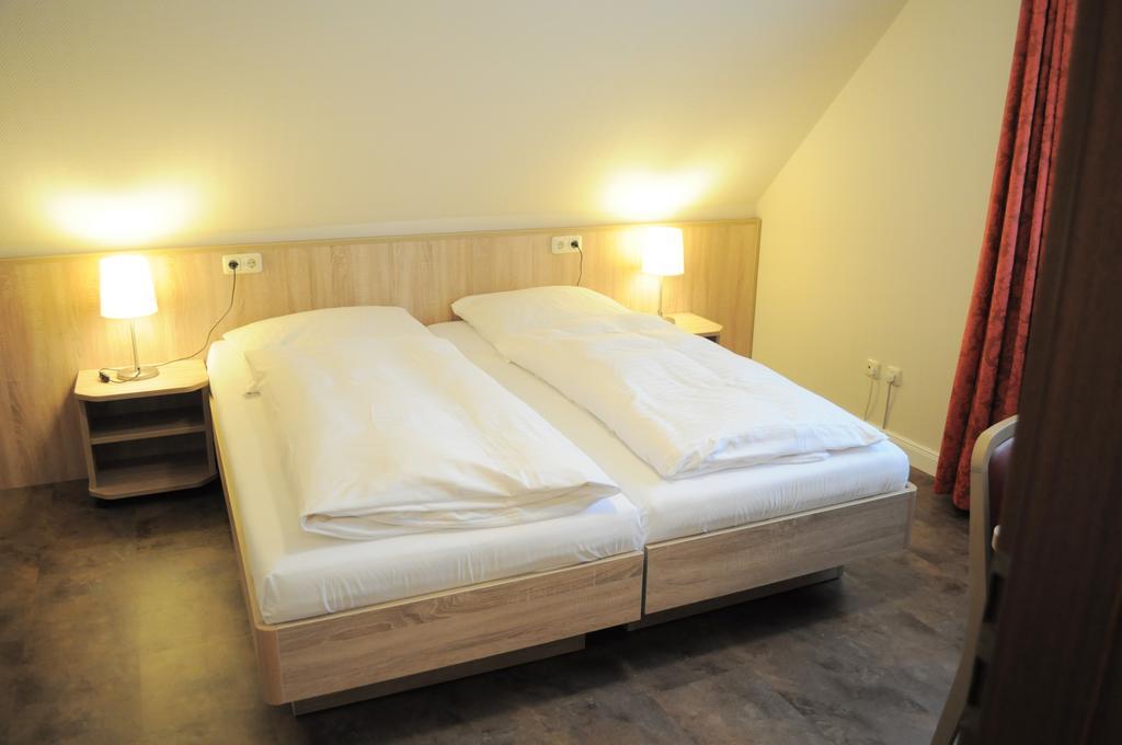 Salz & Pfeffer Im Gasthaus Frorup Hotell Oeversee Exteriör bild